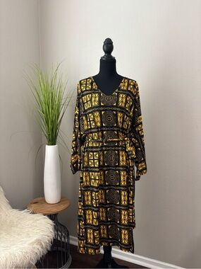 Stylish Geometric Print V-Neck Dress in Yellow and Black w/ Tie Belt